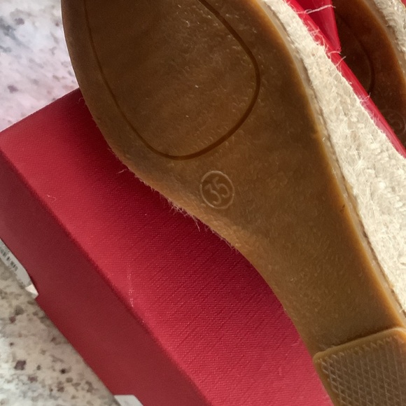 VALENTINO GARAVANI red patent wedge - Picture 7 of 7